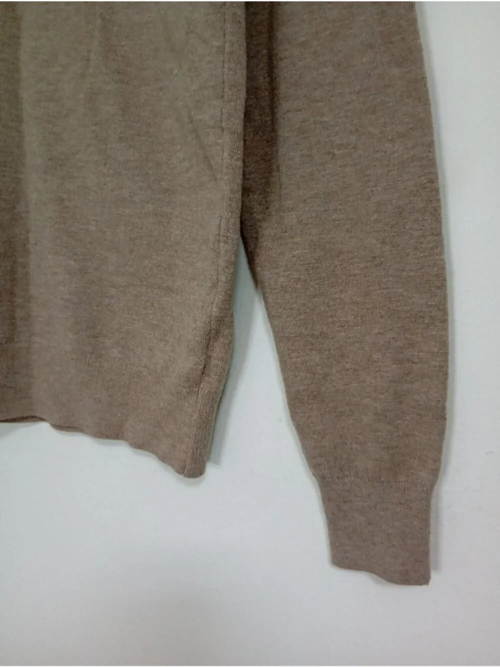 Stafford Men's Tan V-Neck Sweater Regular Fit Small Cashmere Blend